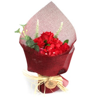 Buchet de Flori Rosii de Sapun