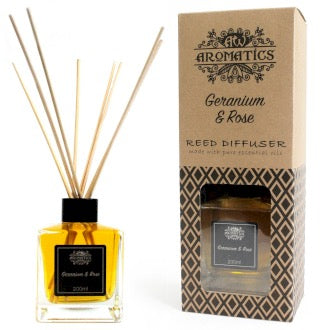 Difuzor de Stuf cu Ulei Esential de Muscata si Trandafir 200 ml