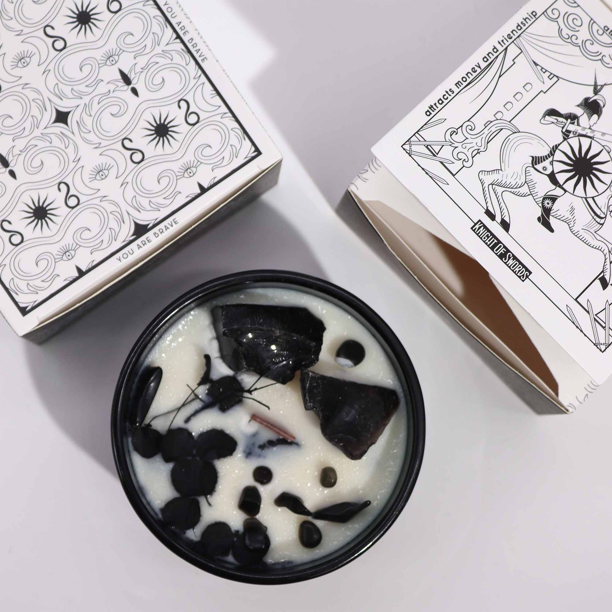 Lumanare cu Flori Magice si Cristale - Regele Sabiilor