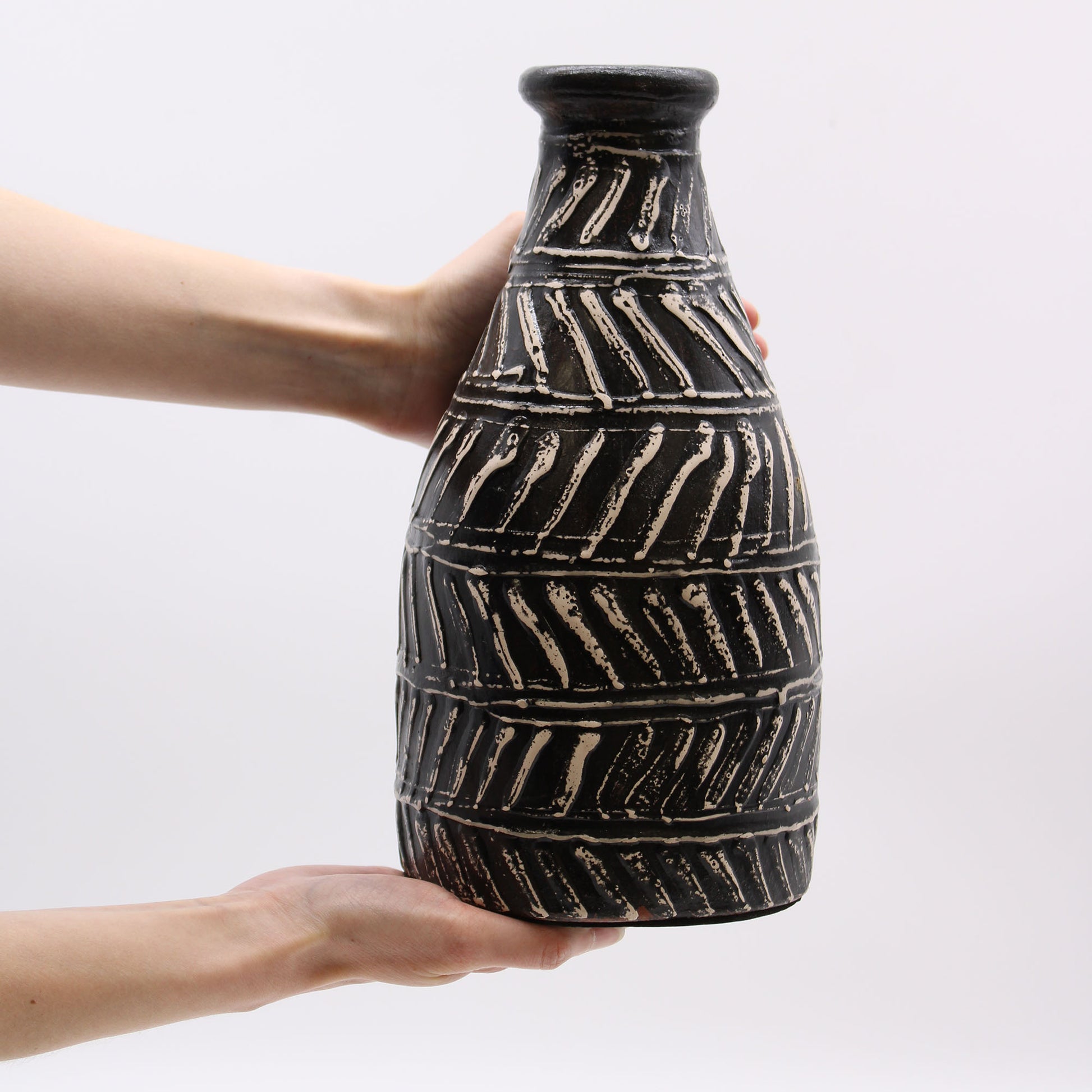 Vaza Conica Negra 32 cm