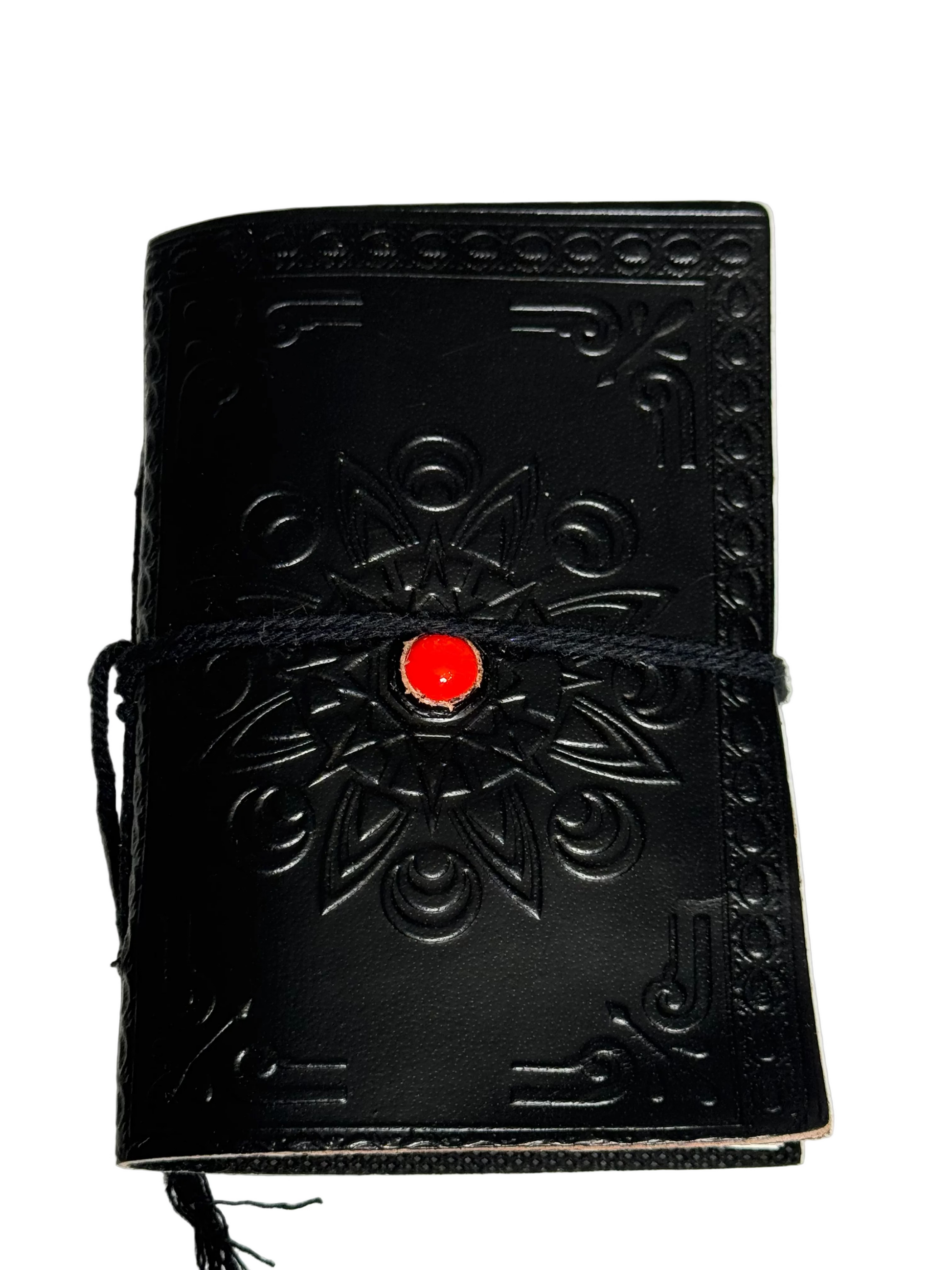 Agendă neagră cu piatră semiprețioasă decorativă și design inspirat de simbolistica chakrelor, 96 de pagini, format compact 9 × 13 cm – Cotomag