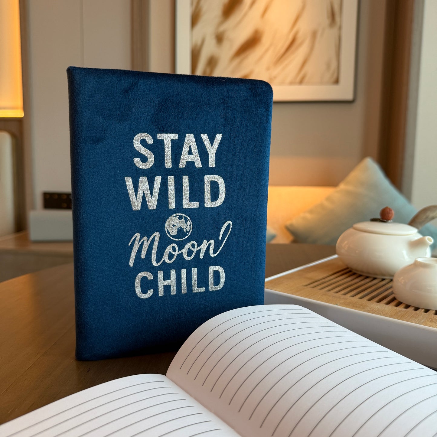 Agenda Catifea 80 Pagini Albastru – Stay Wild MAgenda Catoon Child – Carnet Creativ pentru Notite, Inspiratie si Reflectie / Jurnal pentru Creativitate si Idei