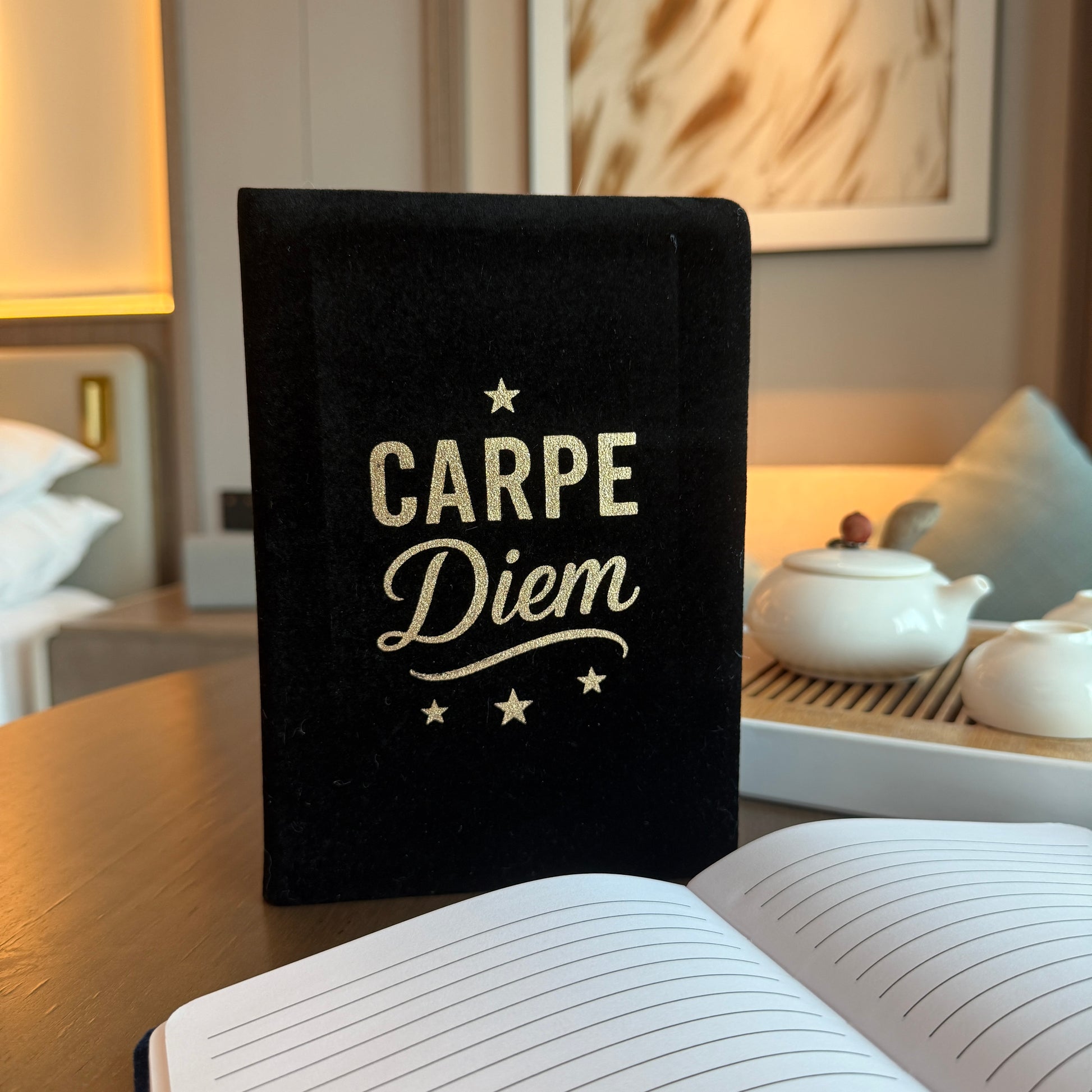 Agenda Catifea 80 Pagini Negru – Carpe Diem – Carnet Creativ pentru Notite, Inspiratie si Reflectie / Jurnal pentru Creativitate si Idei