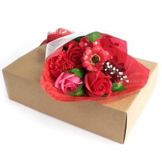 Buchet de Flori Rosii de Sapun 