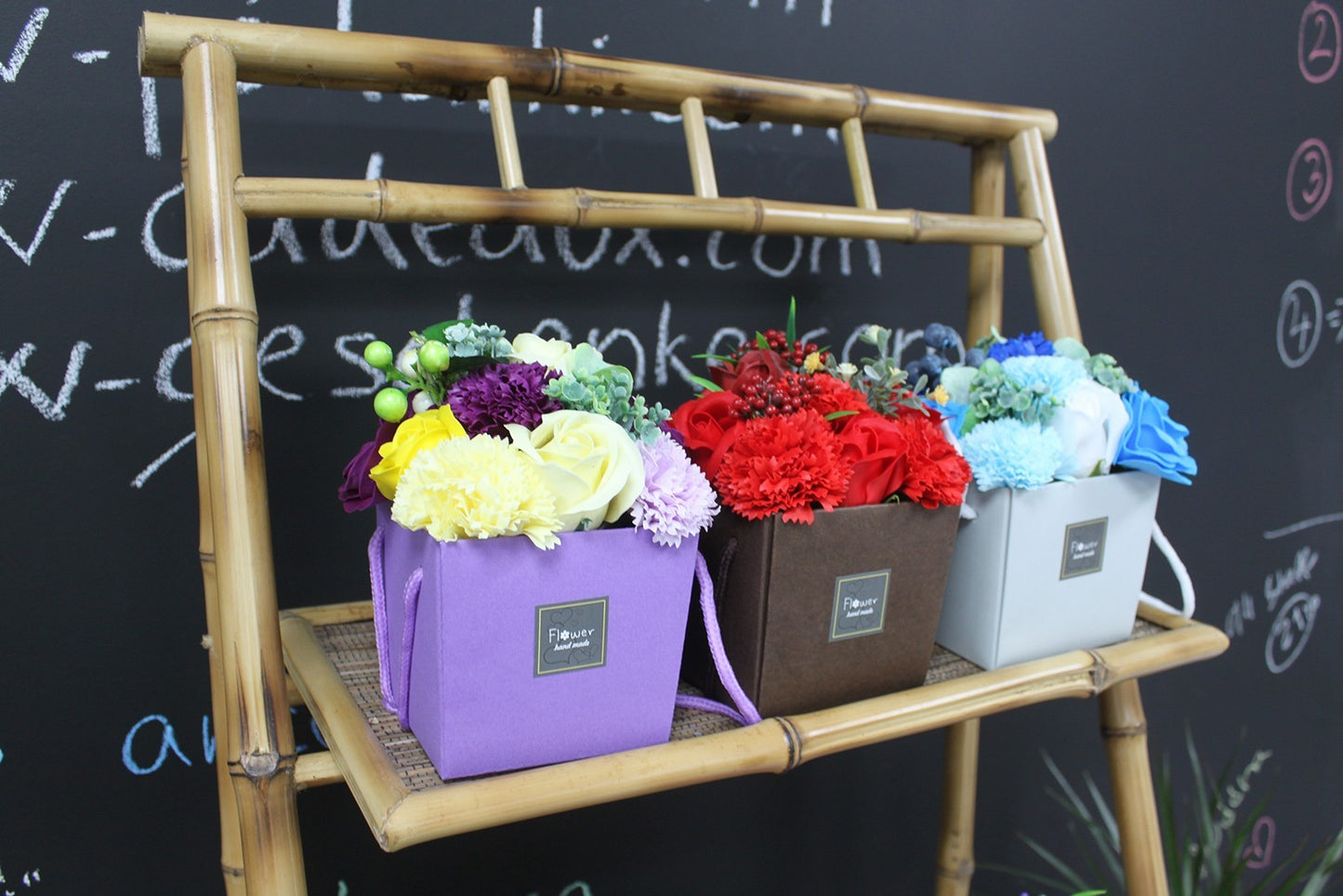 Buchet de Flori de Sapun - Trandafir Rosu si Garoafa