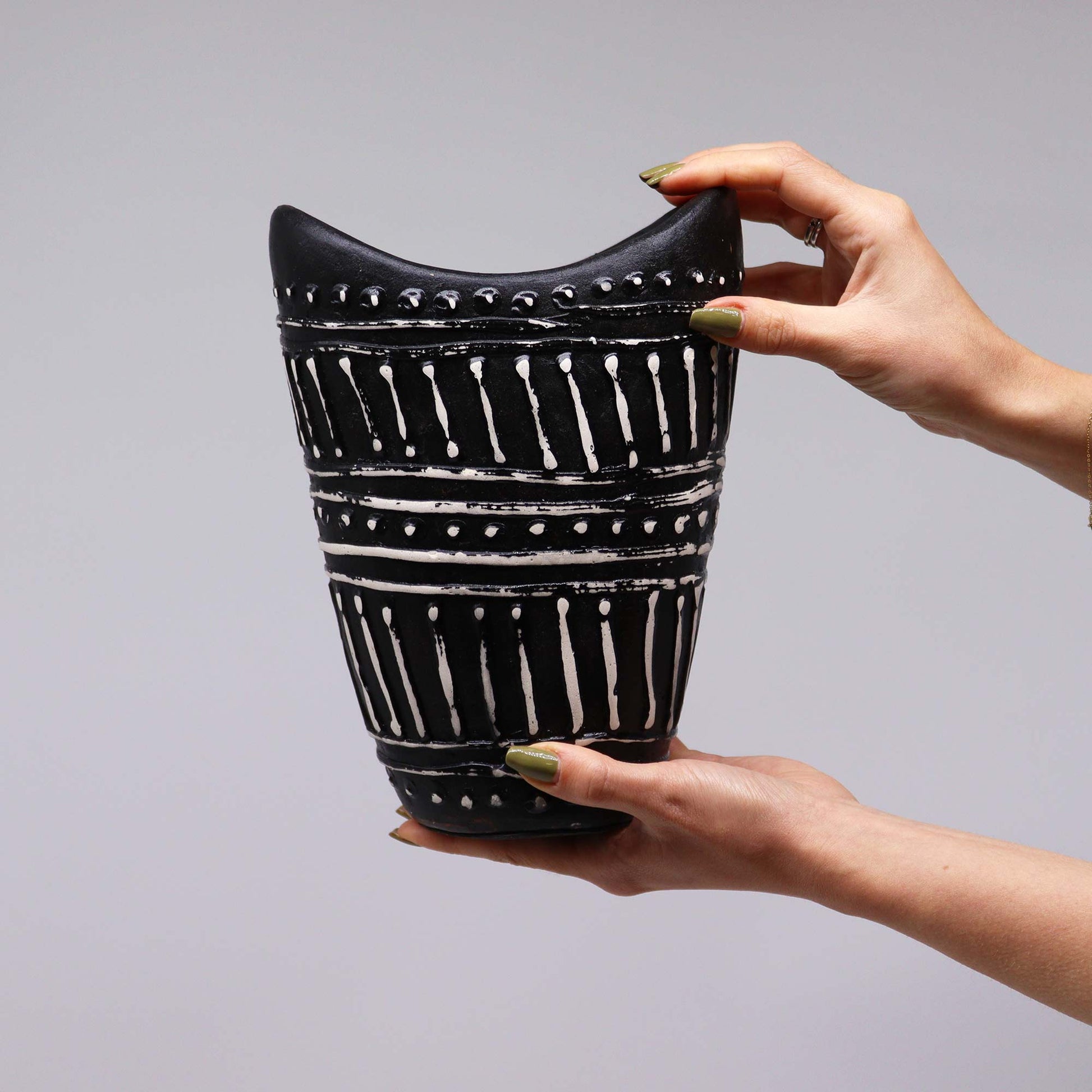 Vaza Neagra 23,5 cm