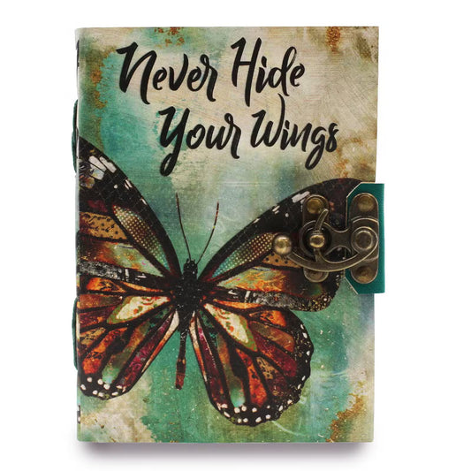 Agendă din piele „Never Hide Your Wings”, cu fluture colorat, mesaj inspirațional, 200 de pagini vintage cu margini zimțate și închidere metalică.