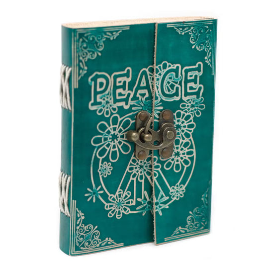 Agendă din piele „Peace”, realizată manual, în nuanță verde-turcoaz, cu motive florale, 200 de pagini simple și închidere cu cataramă metalică.