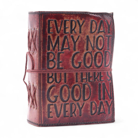 Agendă din piele vintage „Every Day”, cu 200 de pagini cu margini neregulate, format compact 13 × 10 cm și coperți cusute manual – Cotomag